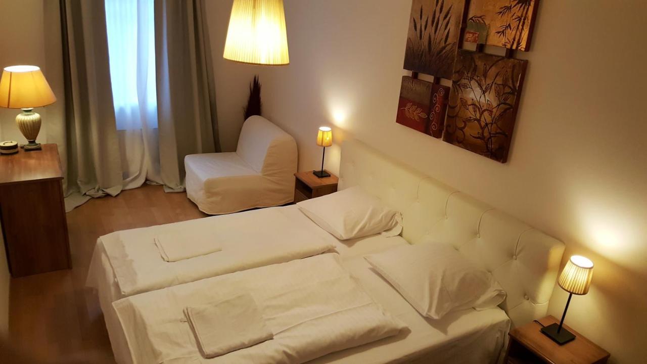 Apartment Smichov Прага Екстериор снимка